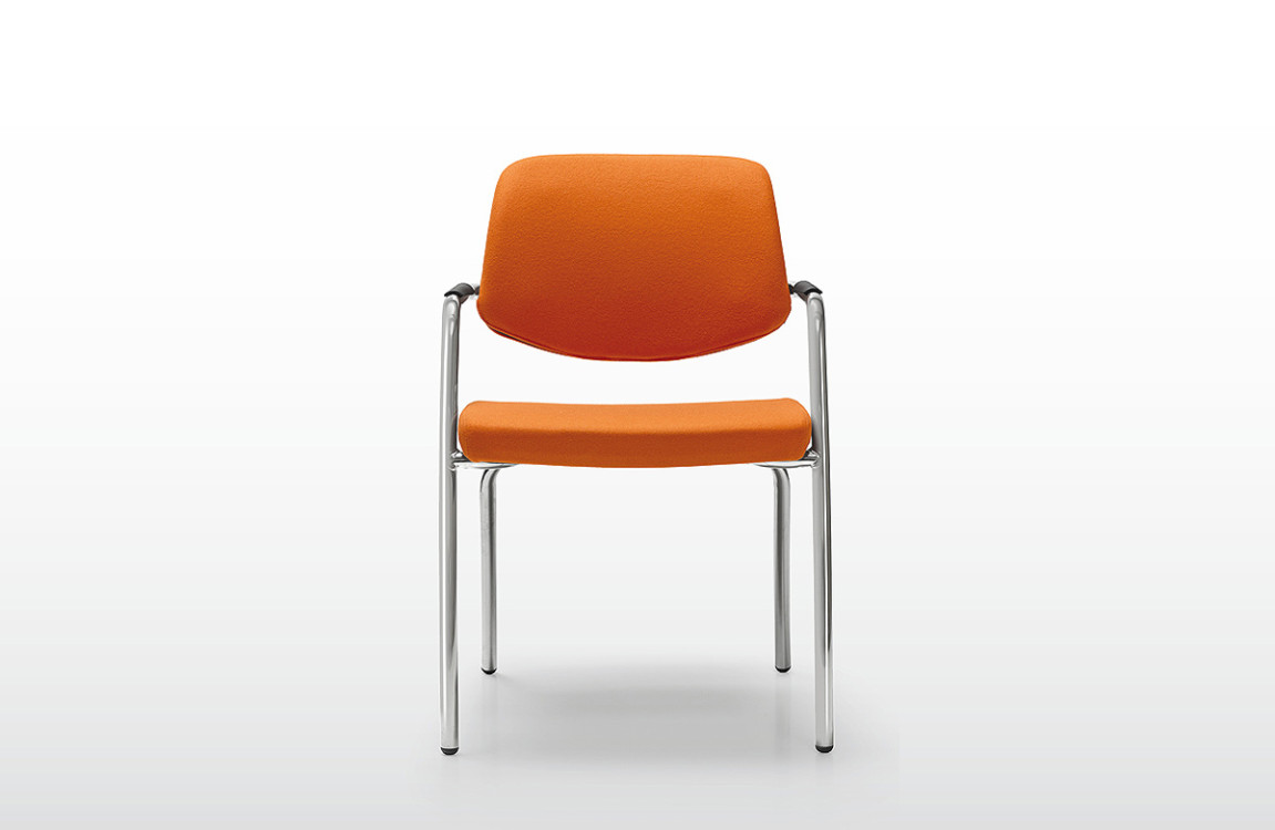 Konferencijska stolica na četiri noge